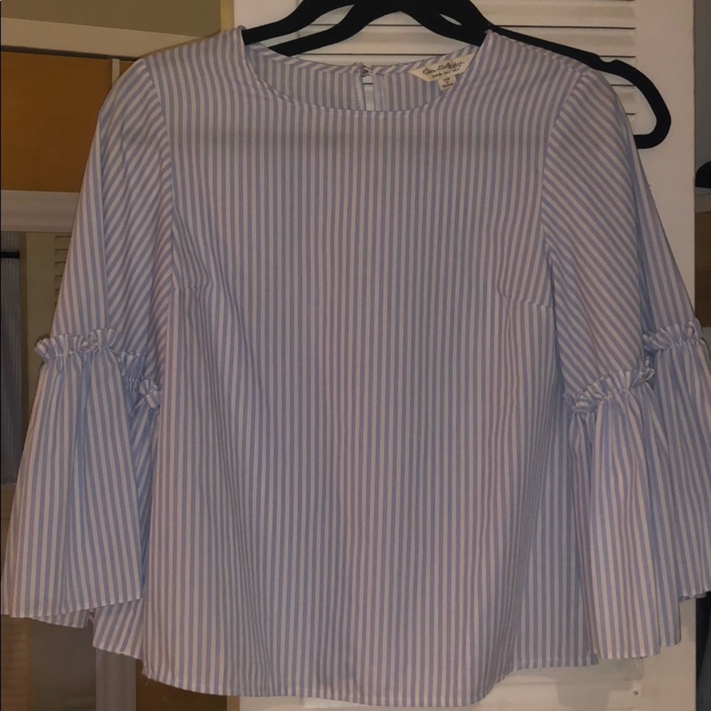 NEVER WORN Bell sleeve stripped shirt